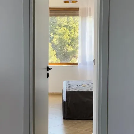 Currila Stays 14V Golem  Kültér fotó